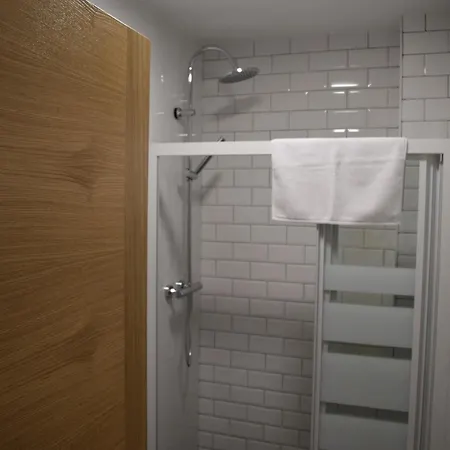 Tasaga Konukevi O Pino